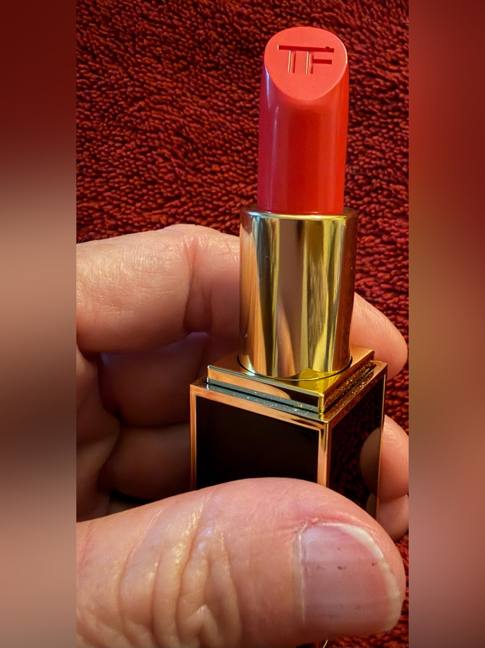 AUTHENTIC! BRAND NEW!
TOM FORD LIPSTICK!